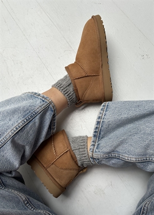 W Classic ultra mini støvle Chestnut UGG